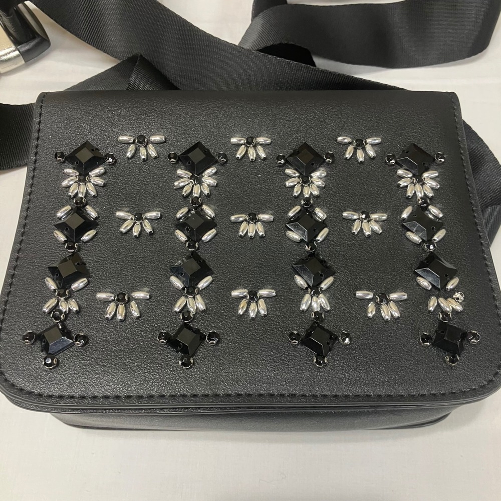 Torrid Waist Belt Bag Crossbody
1X 3X 4X Black Embellished Jewel
Purse Plus Goth